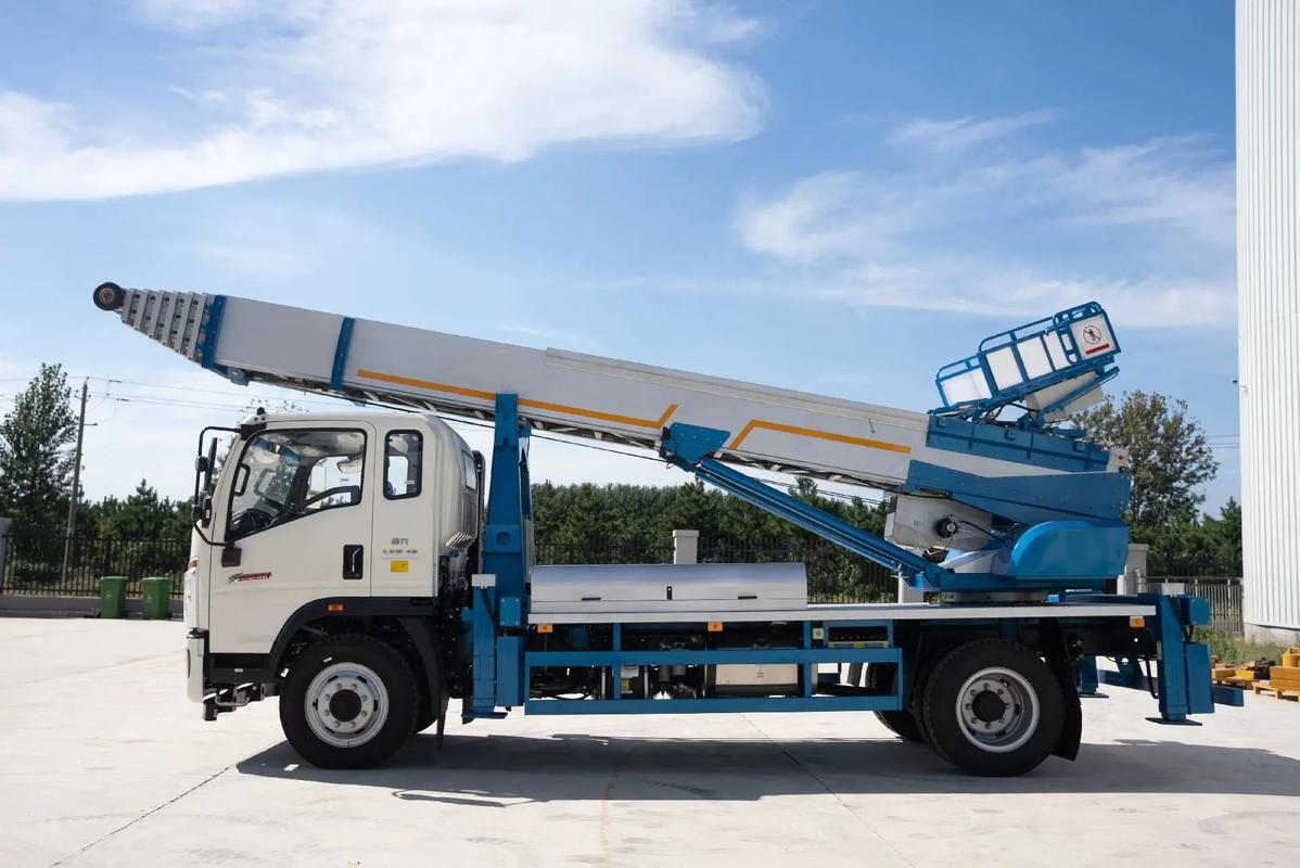 南城县云梯上料车租赁费用