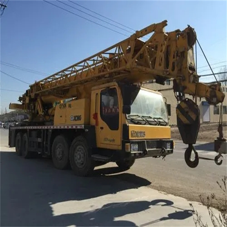 南城县吊车吊挖机的正确办法